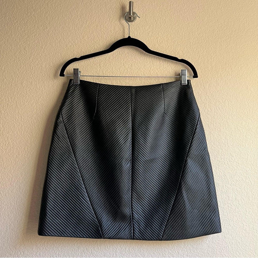 Rachel Roy Black Faux Leather A-line Zip Front Mini Skirt, size 4